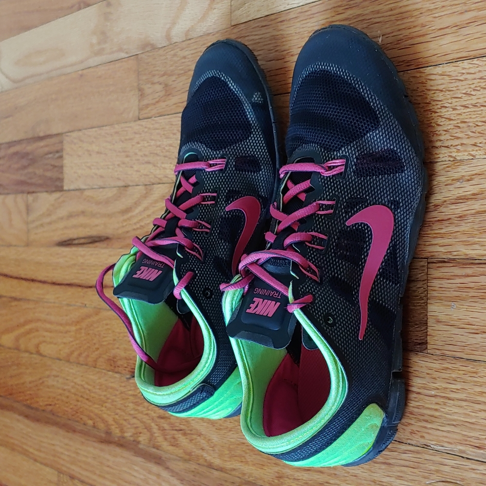 NIKE training shoes, size 9.5 black, pink, green - Picture 2 of 14